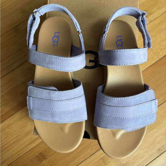 Ugg kids zini sandals. Girls Sz 4. Lavender ish color. - Picture 4 of 6